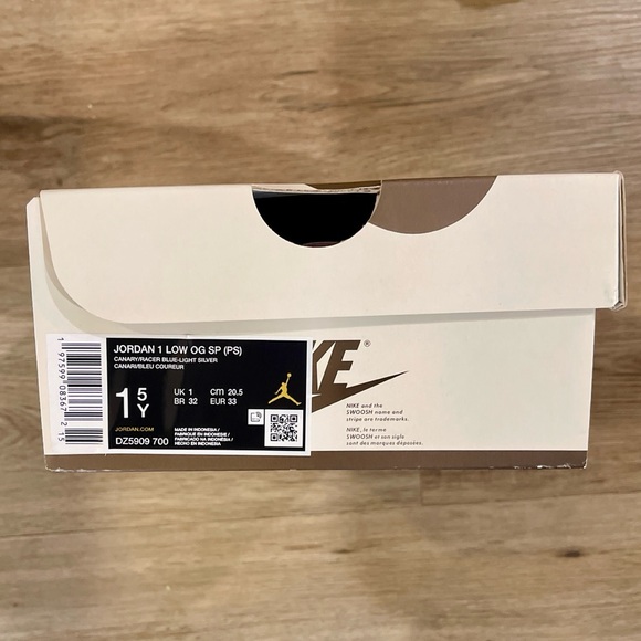 Air Jordan 1 Low Travis Scott Canary🌵 size 1.5 PRESCHOOL with 📦 - Picture 7 of 7